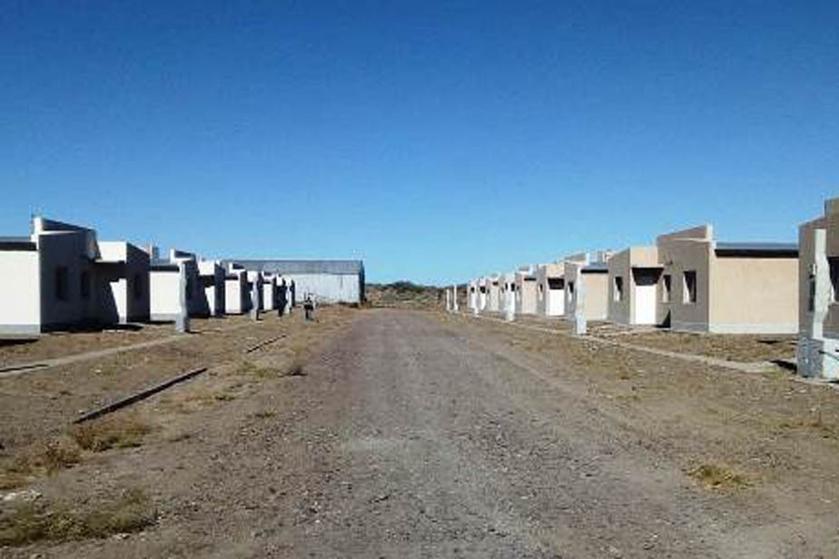 Familias de San Antonio Oeste están más cerca de obtener su casa propia