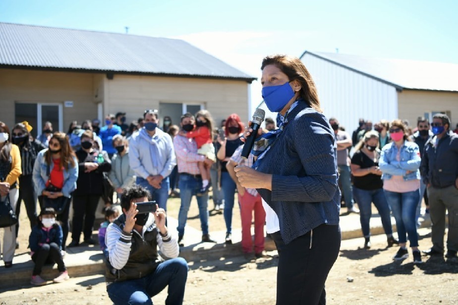 La Gobernadora Carreras entregó 141 nuevas viviendas en Bariloche